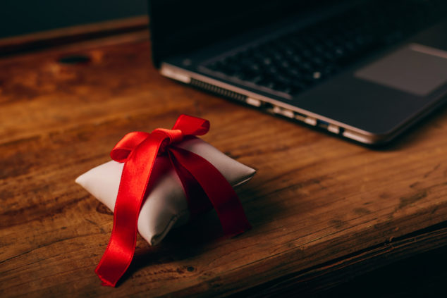 Rewarding an employee doesn’t necessarily have to be in the form of gifts. You could drop in an appreciation mail for the person’s good work or appreciate them in a team meeting.
